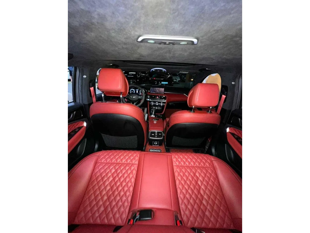 Car image 17