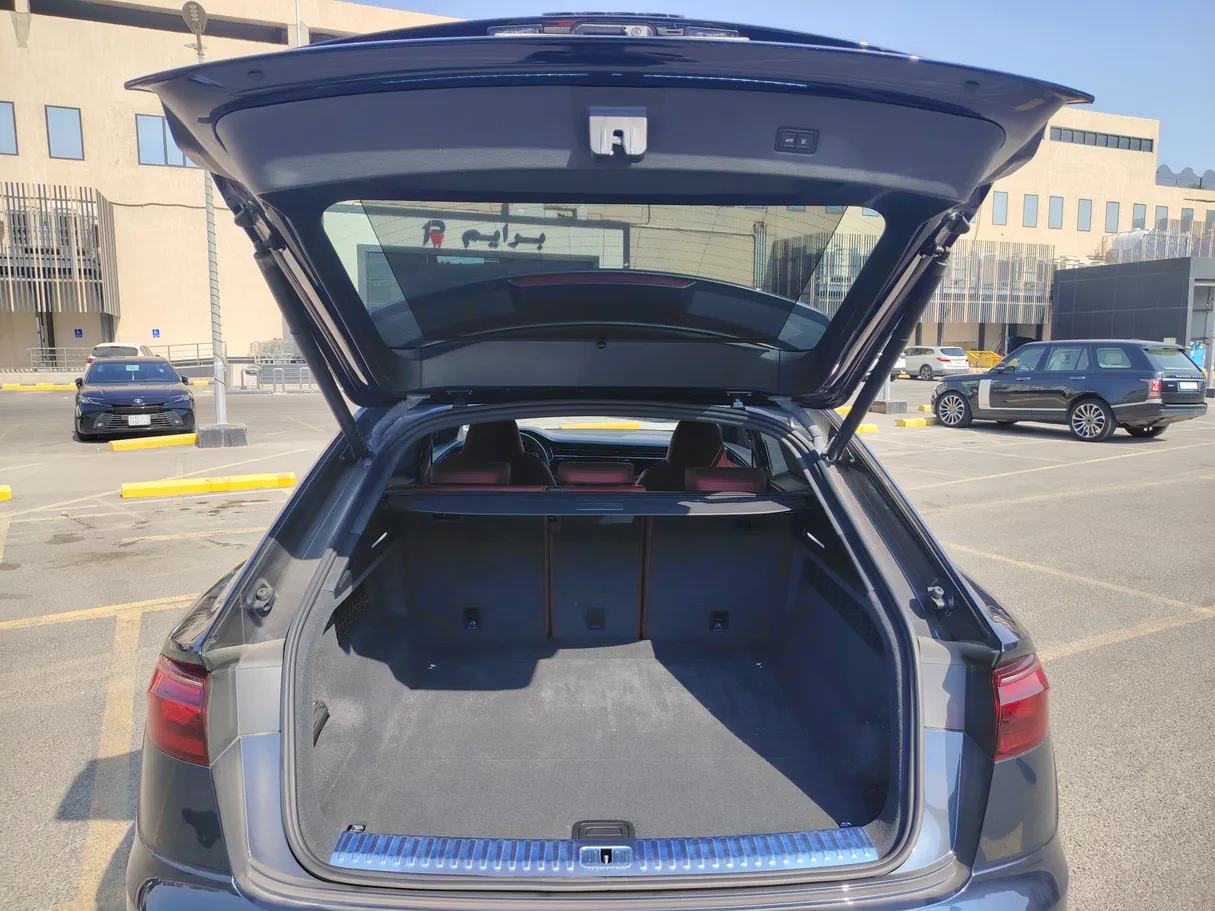 Car image 23