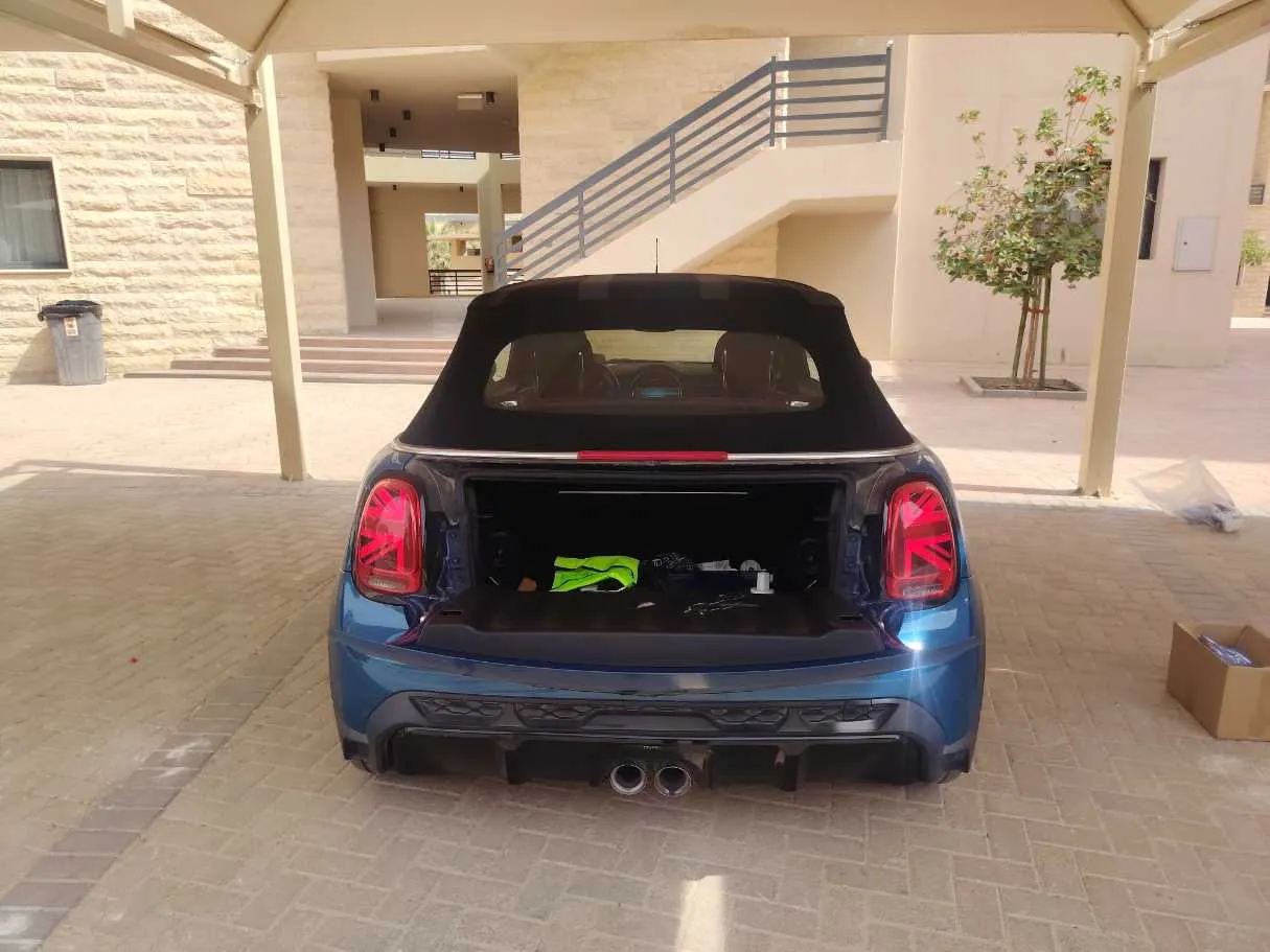 Car image 24