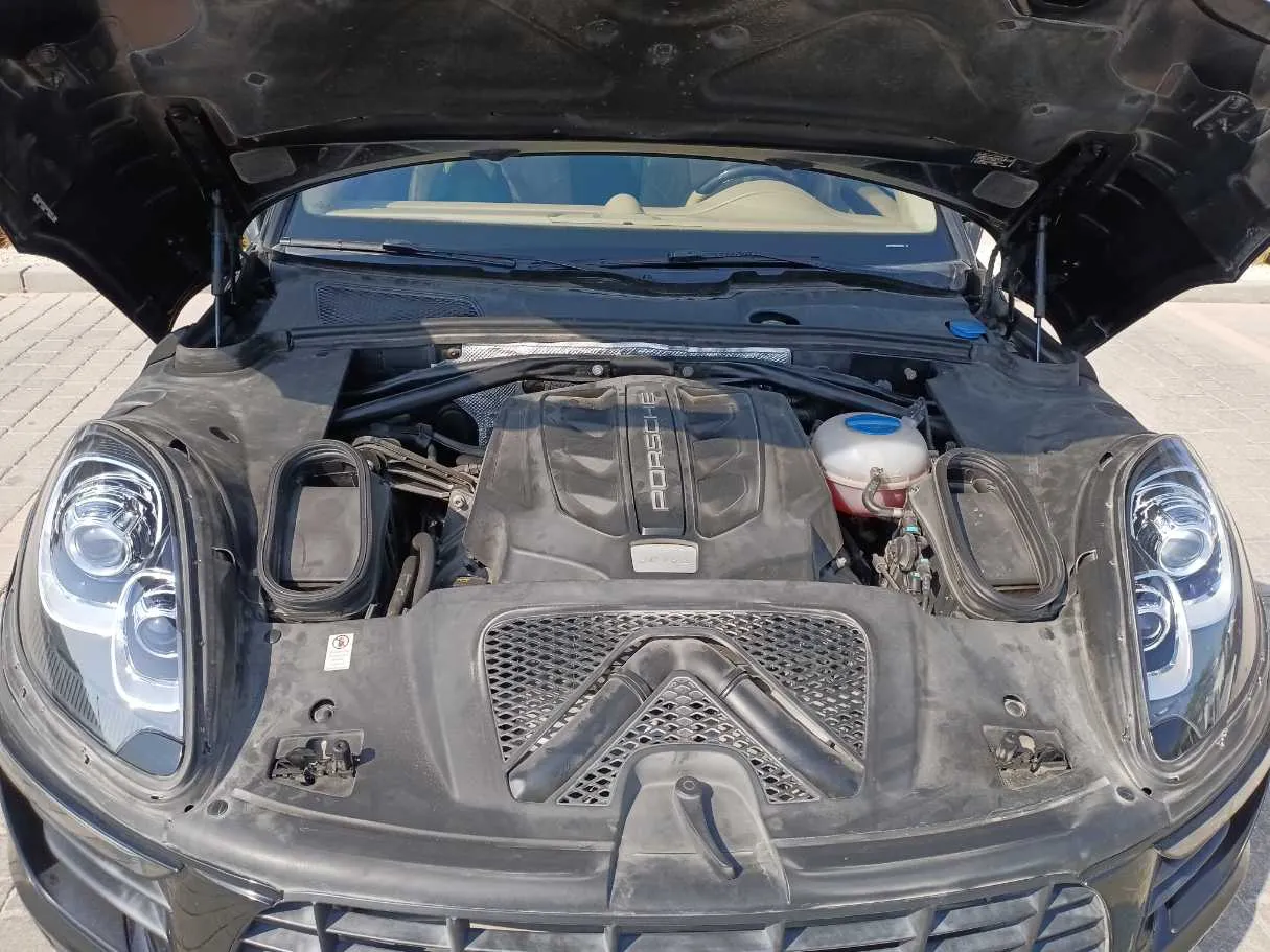 Car image 24