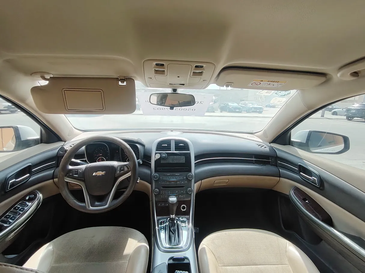 Car image 19