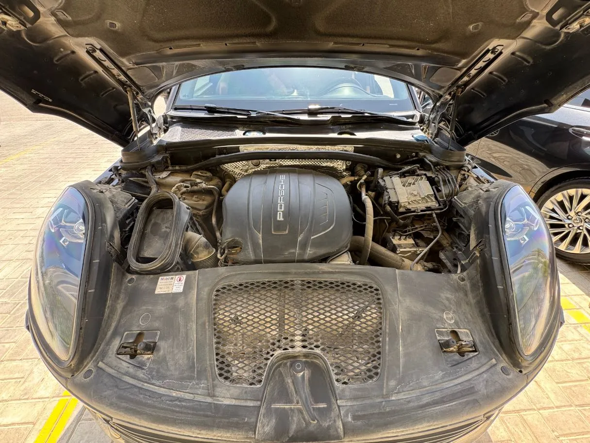 Car image 27