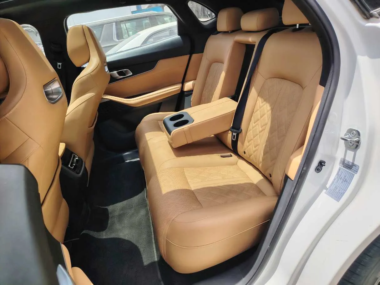 Car image 22