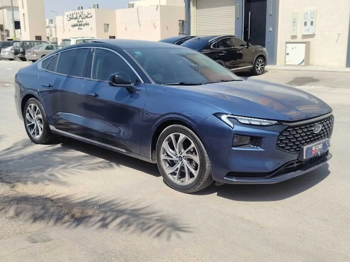 Car image 3