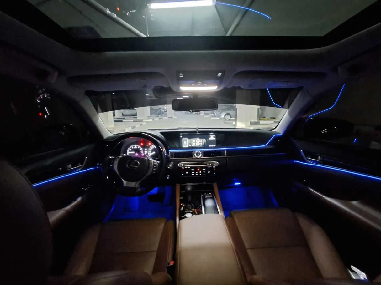 Car image 14