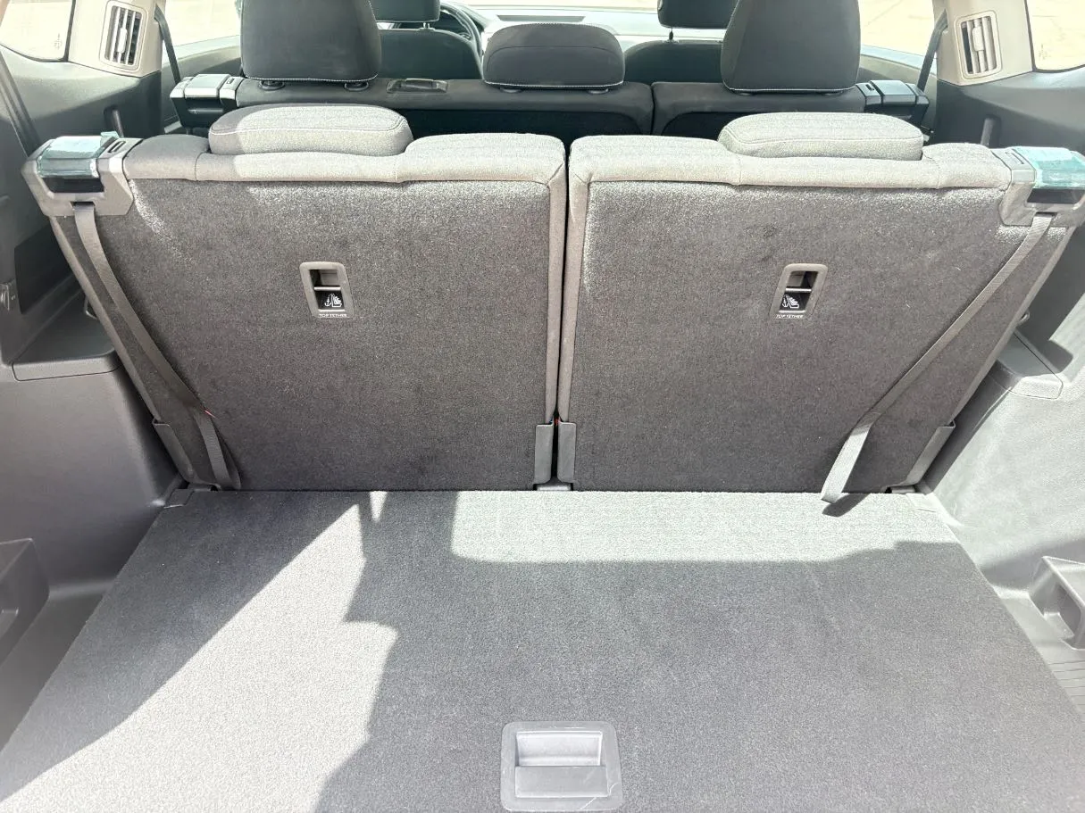 Car image 27
