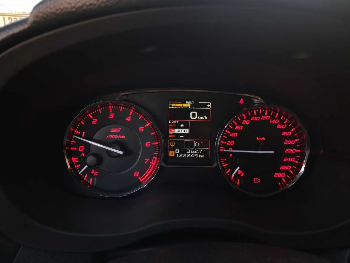 Car image 19