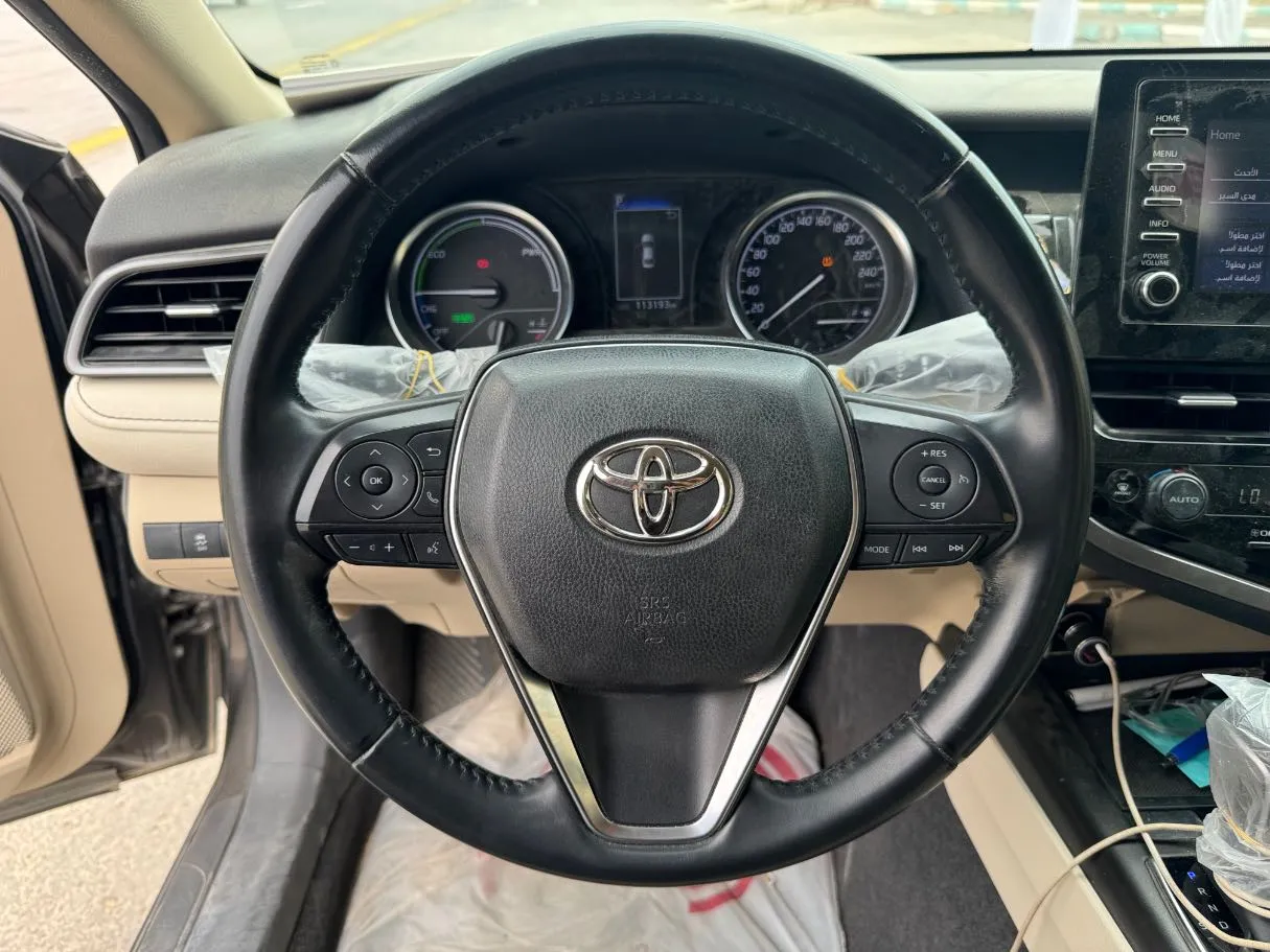 Car image 19