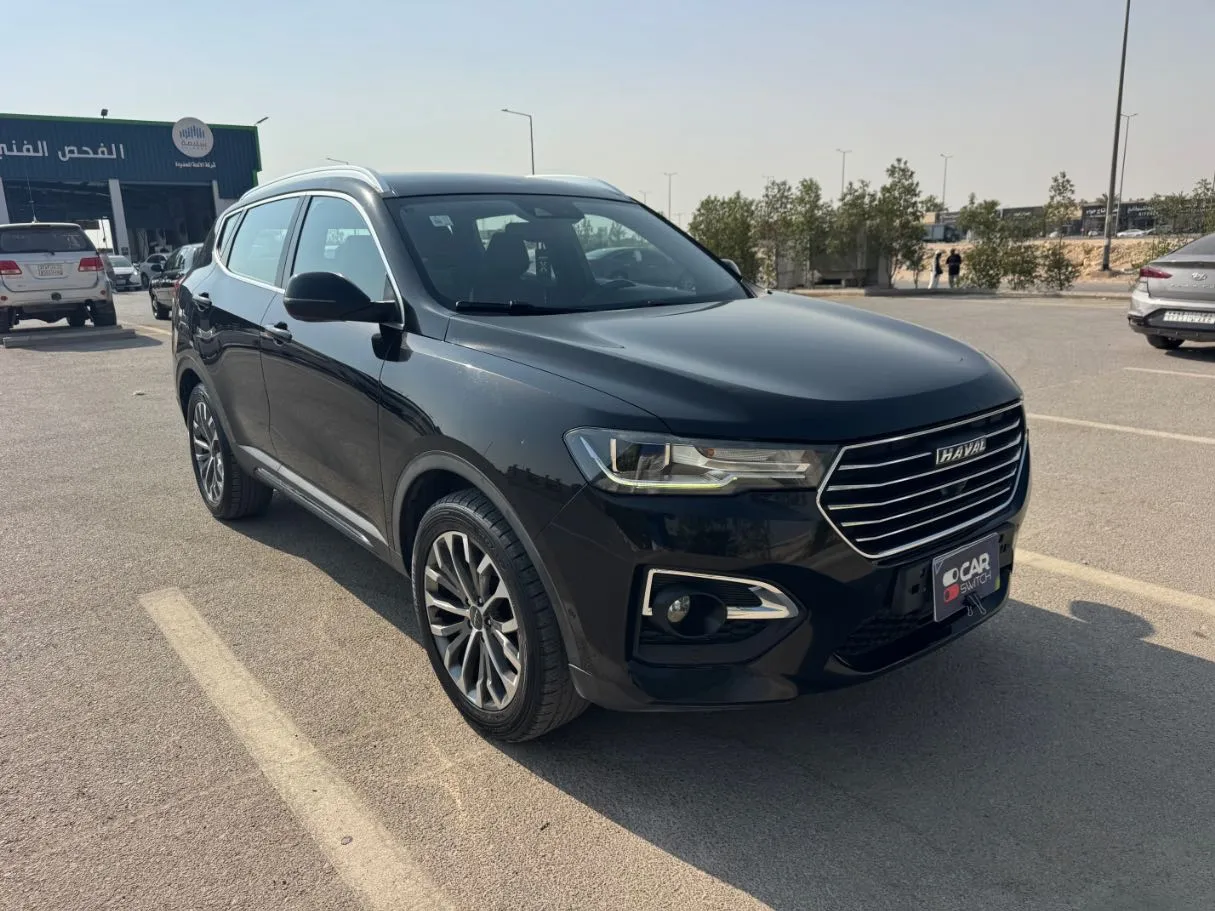 Car image 3