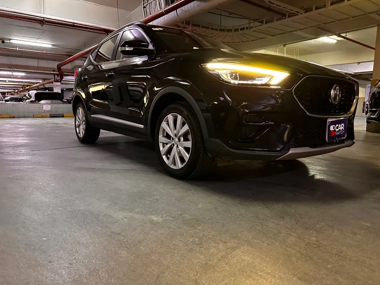 Car image 3