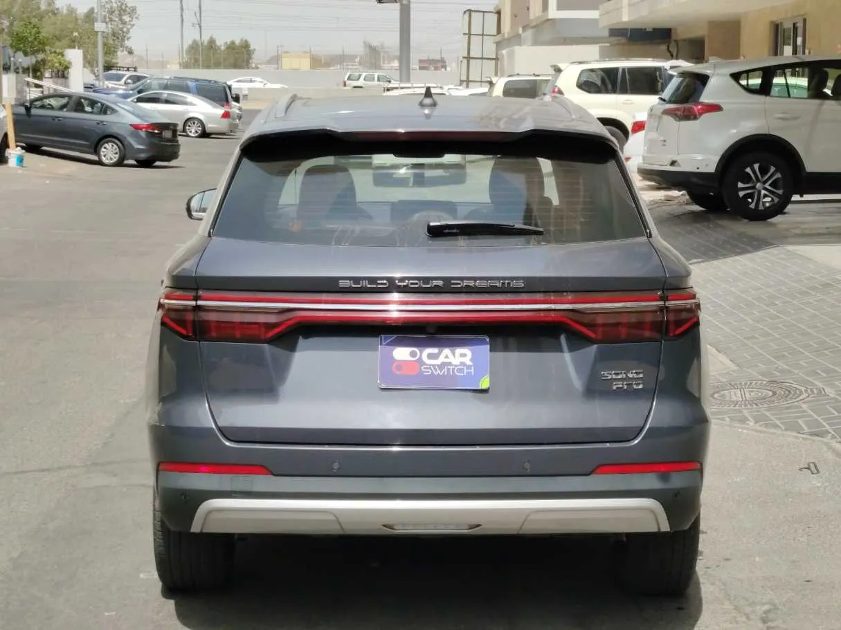 Car image 6