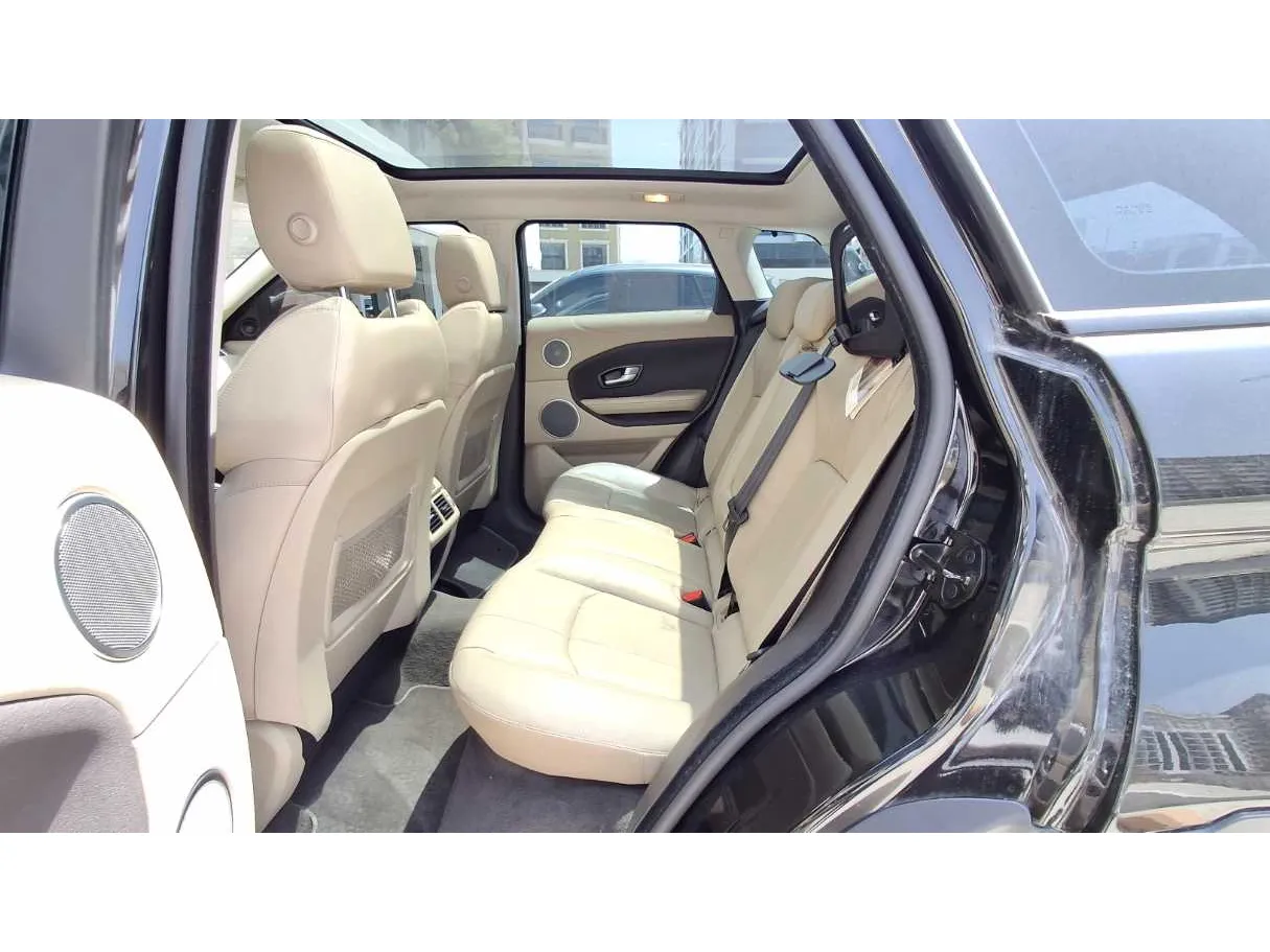 Car image 13