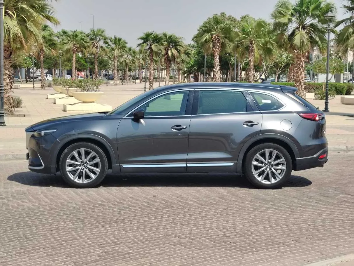 Car image 8