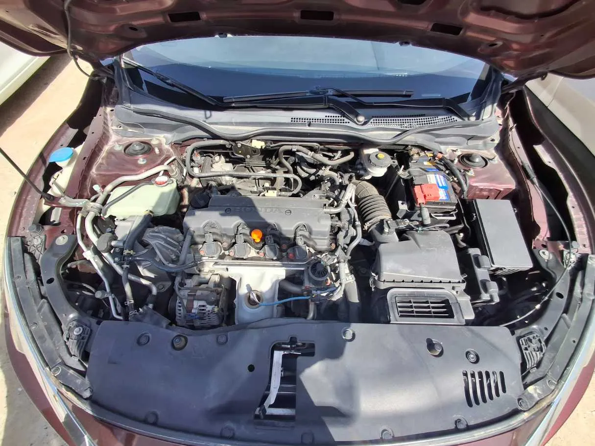 Car image 19