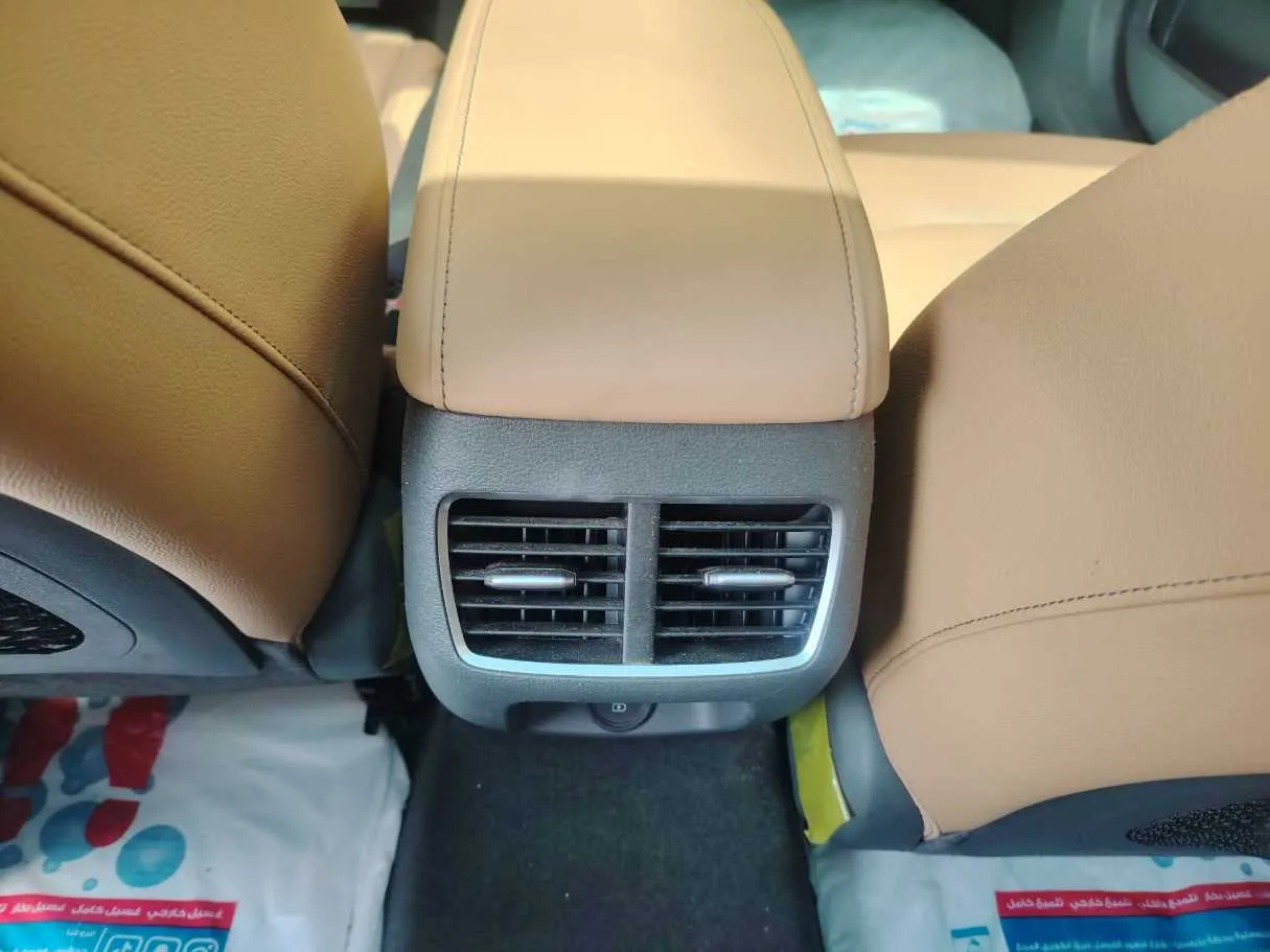 Car image 36