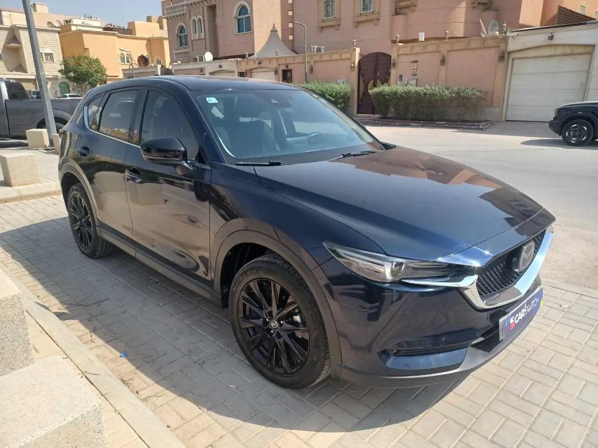 Car image 3
