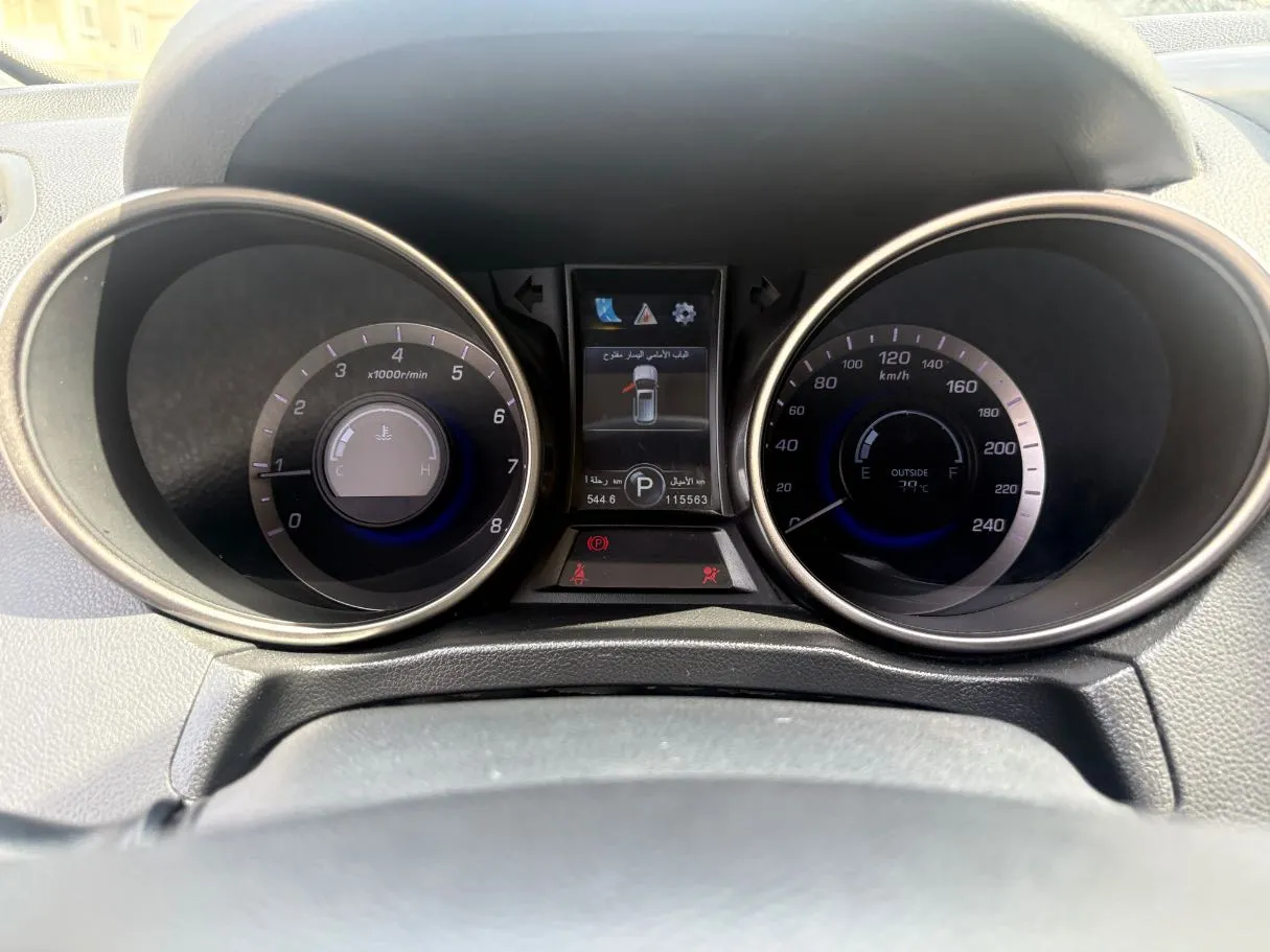 Car image 23