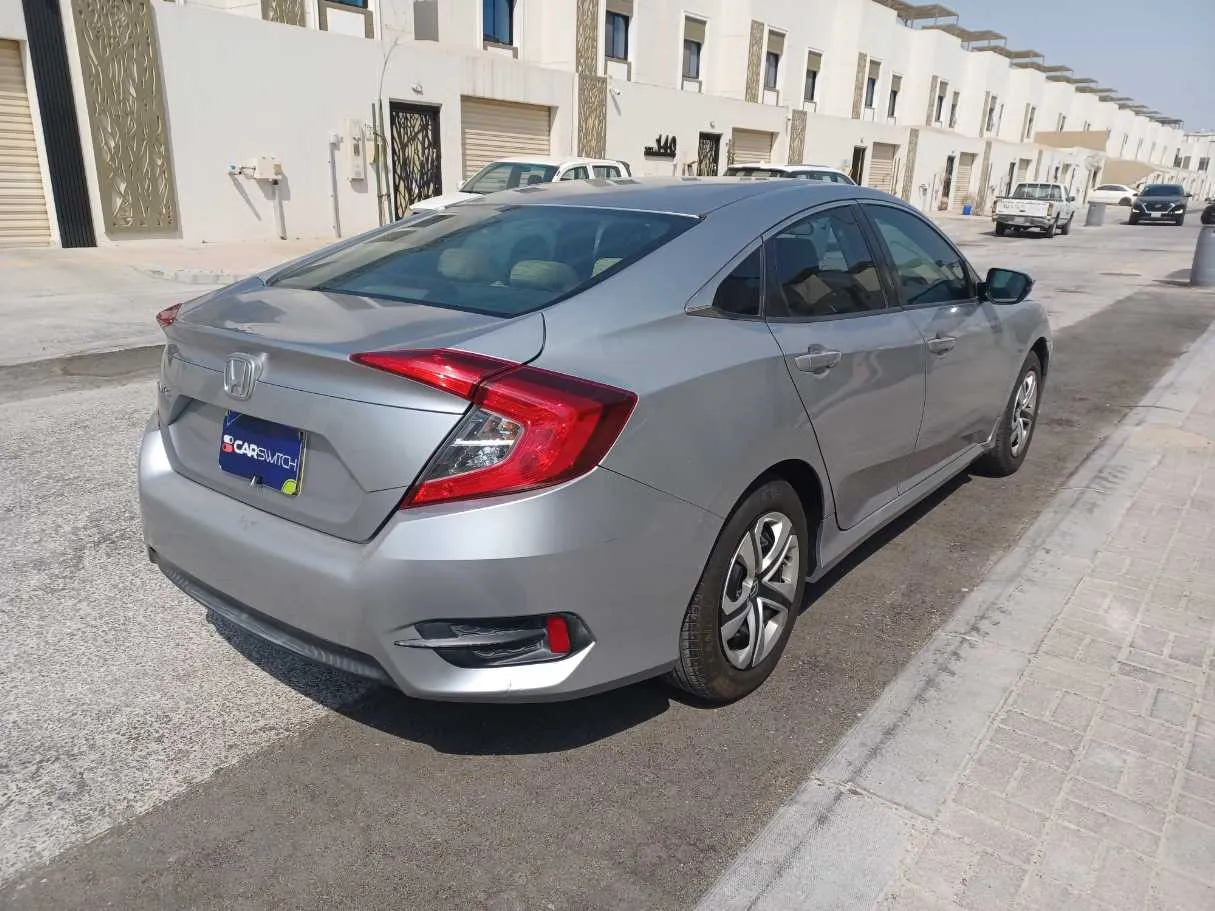 Car image 5