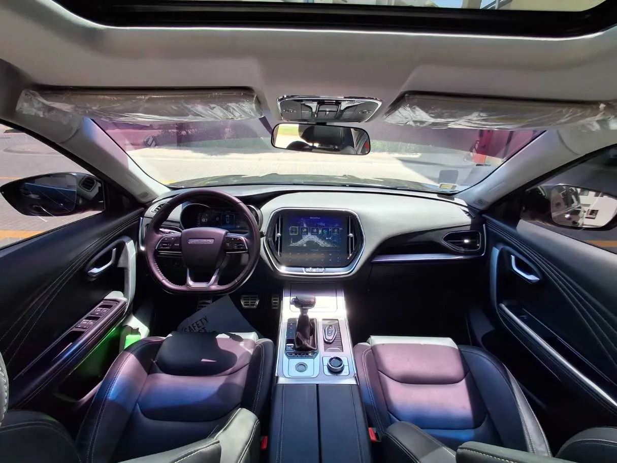Car image 14