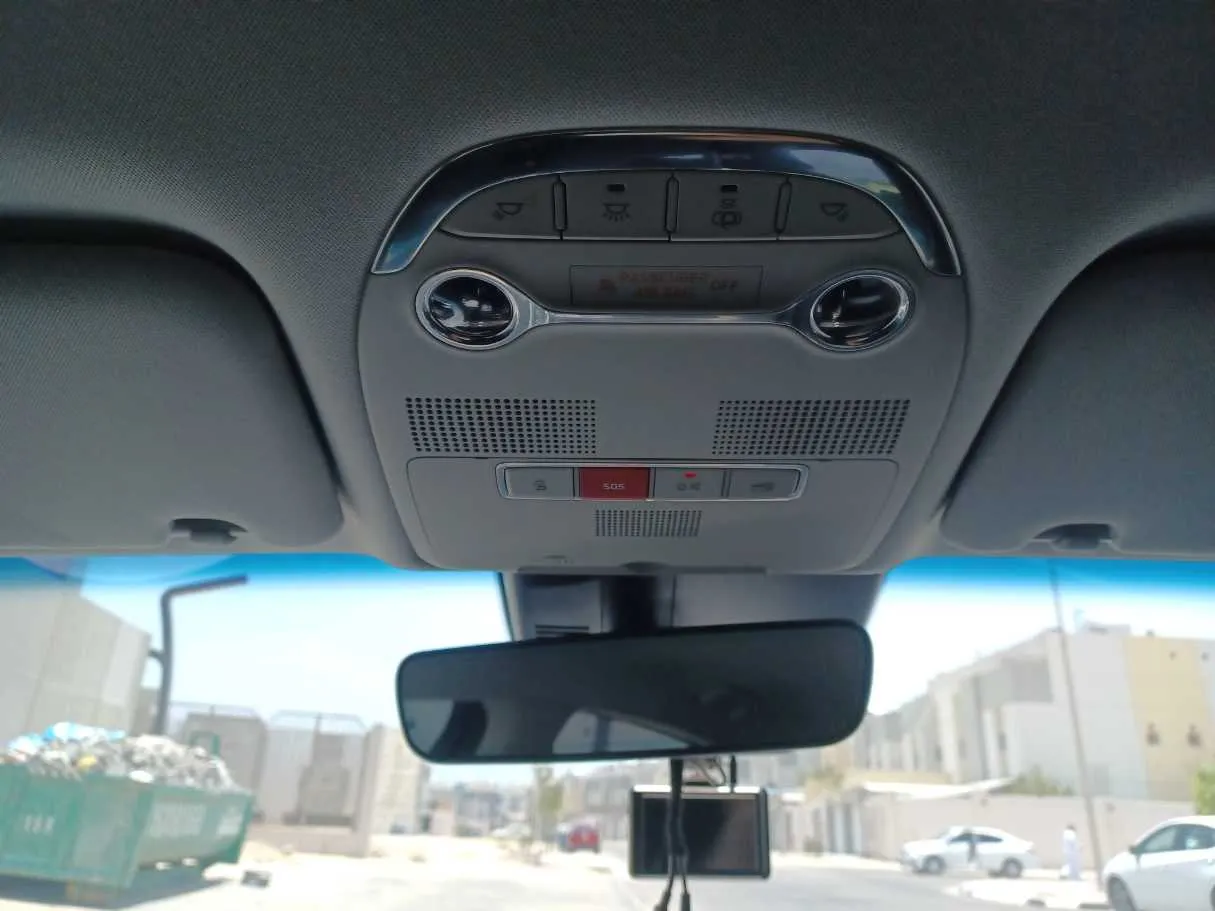 Car image 20
