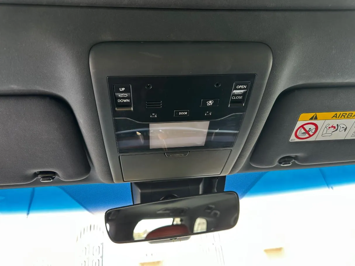 Car image 28