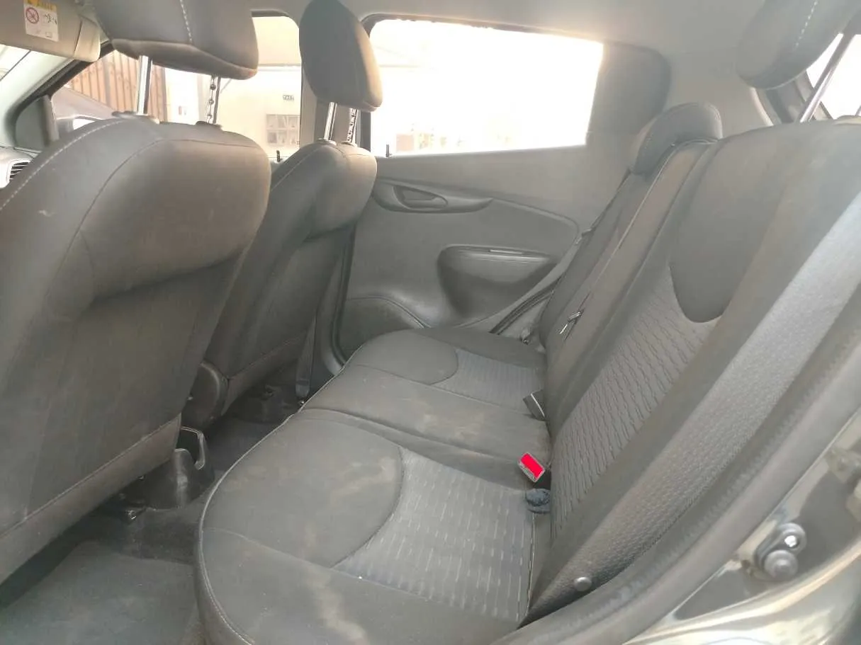 Car image 19