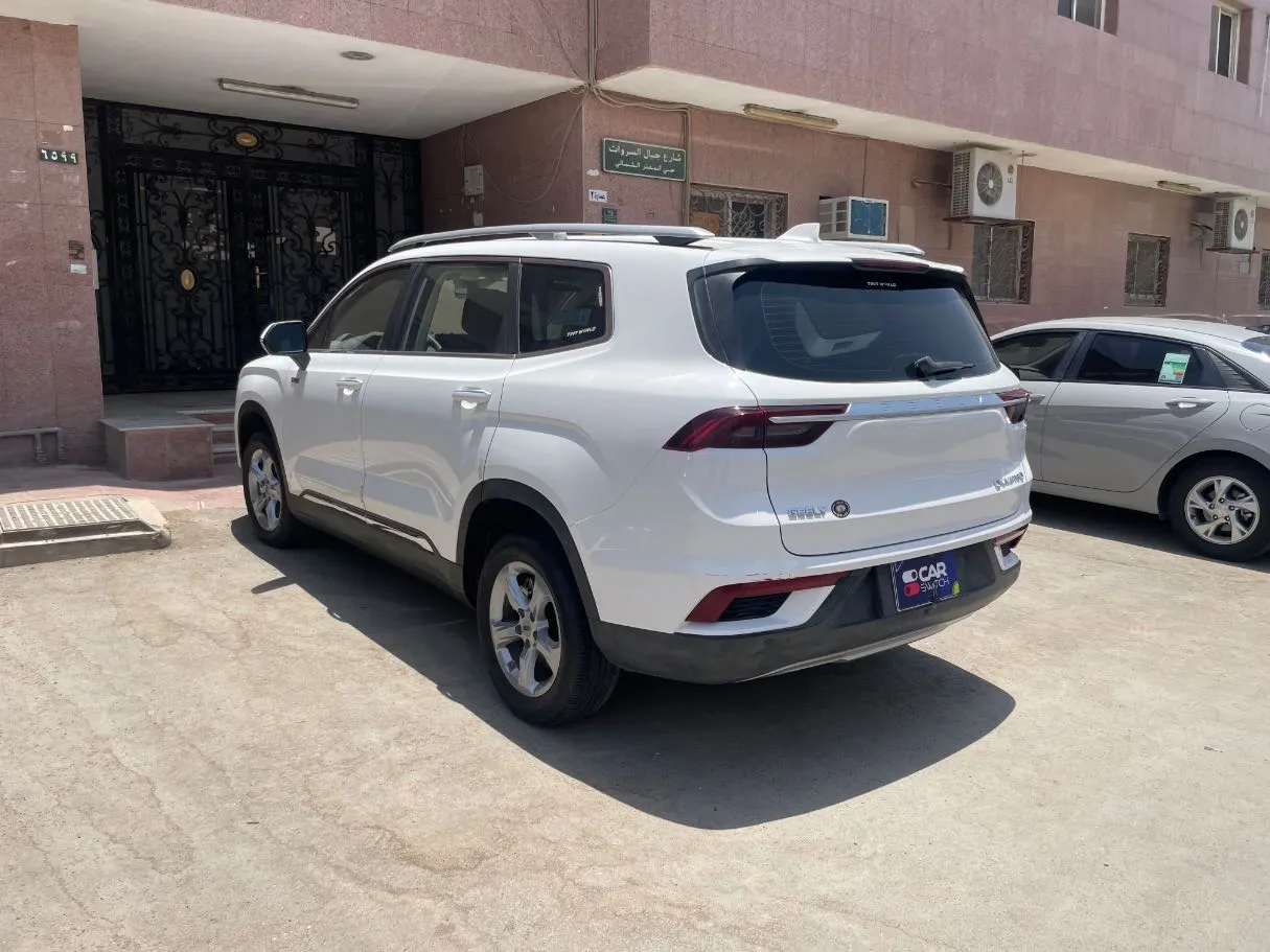 Car image 7