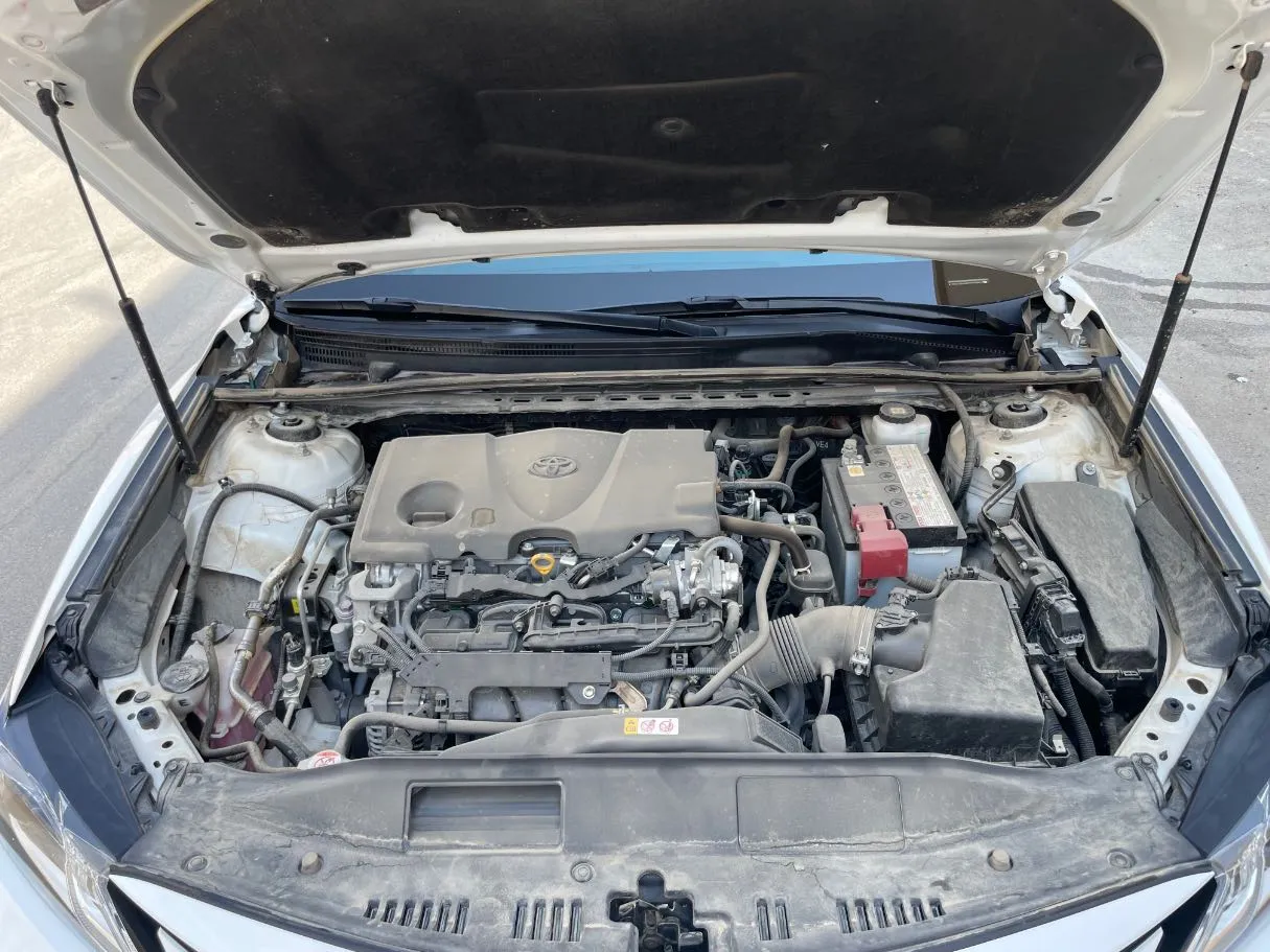 Car image 26