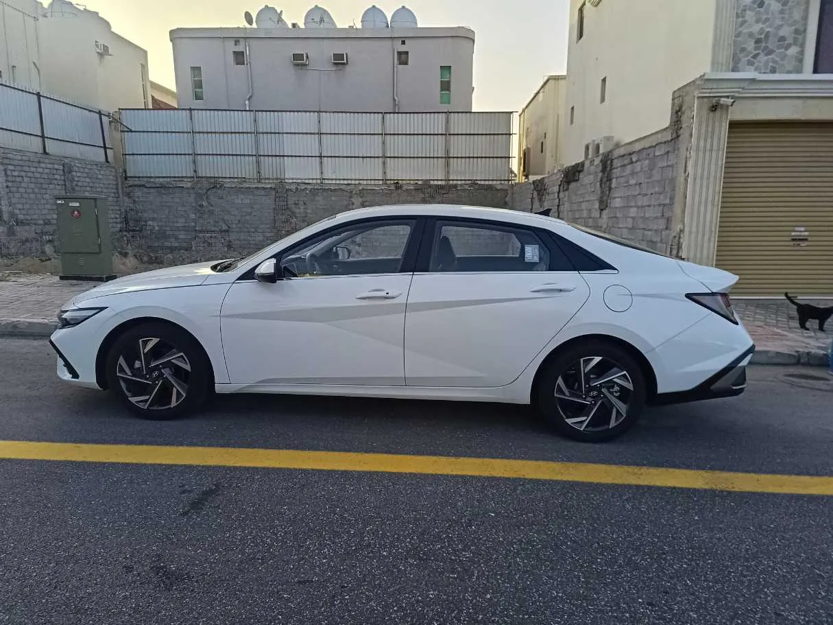 Car image 8