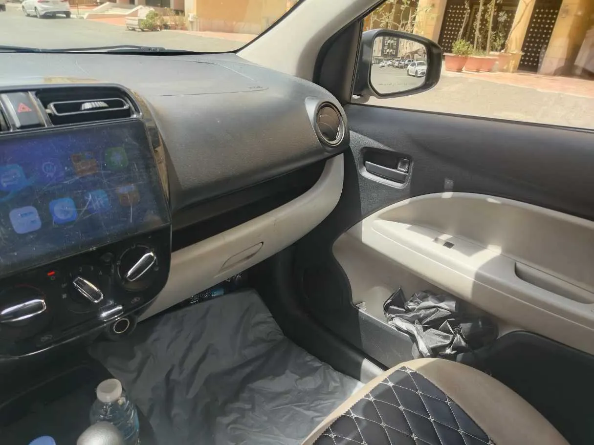 Car image 32