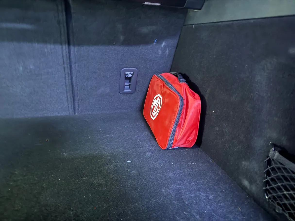 Car image 22