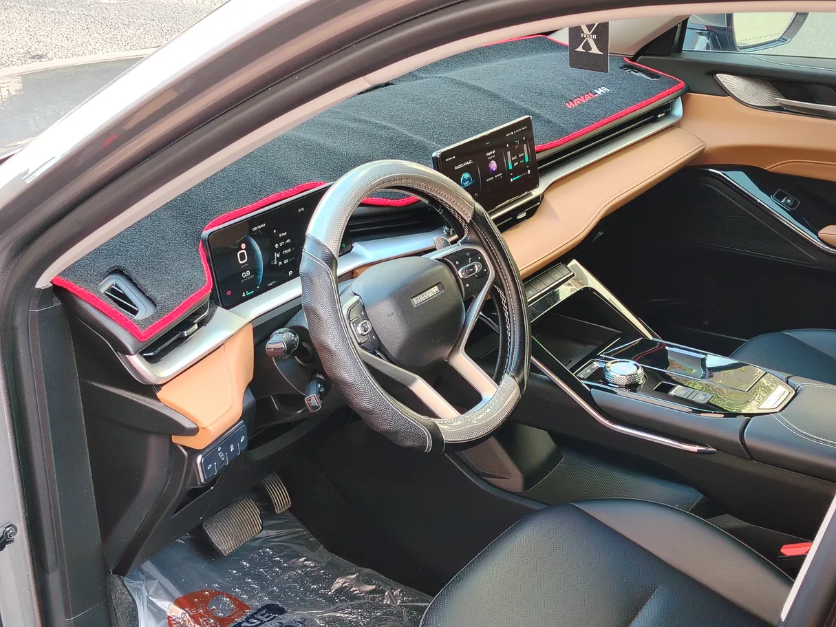 Car image 14