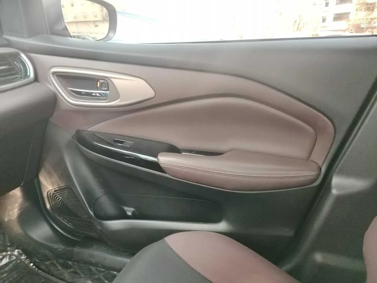 Car image 37
