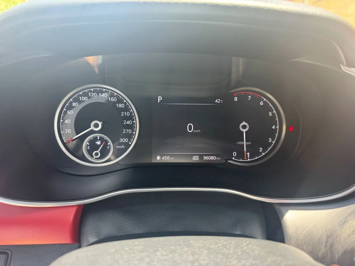 Car image 18