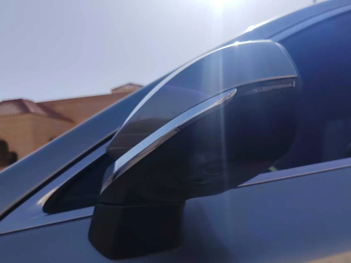Car image 30