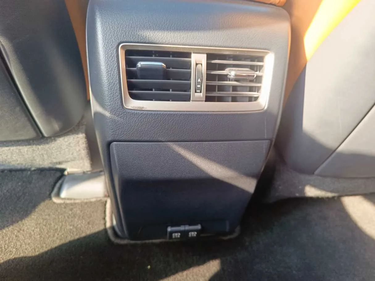 Car image 41