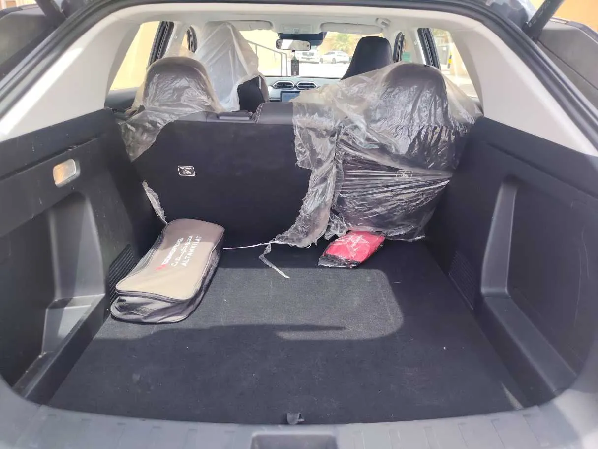 Car image 25