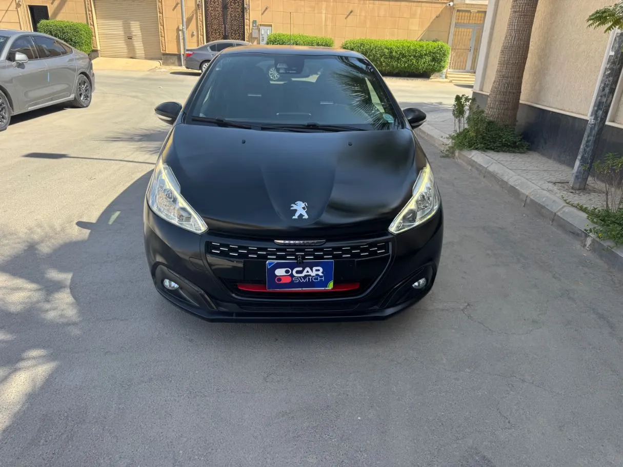 Car image 2