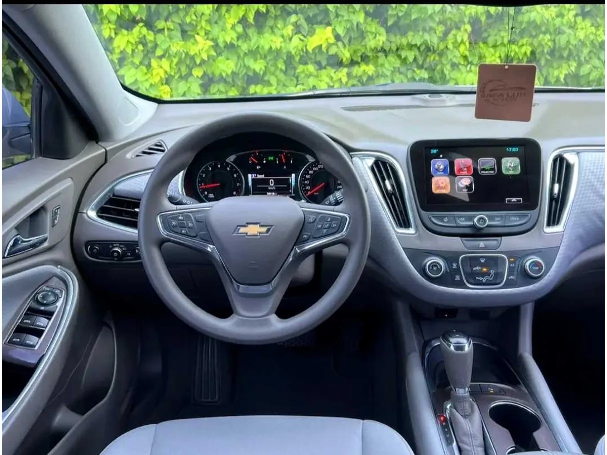 Car image 13