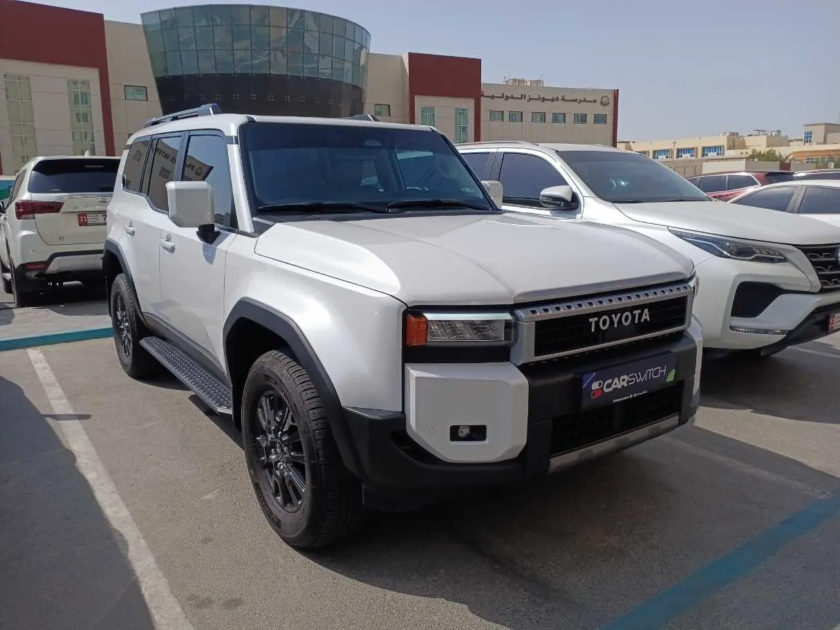Car image 4