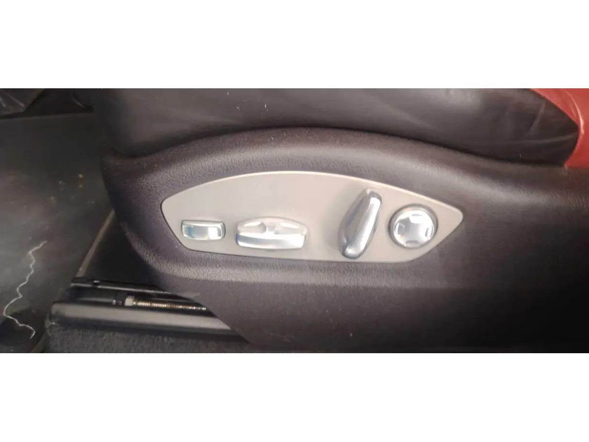 Car image 29