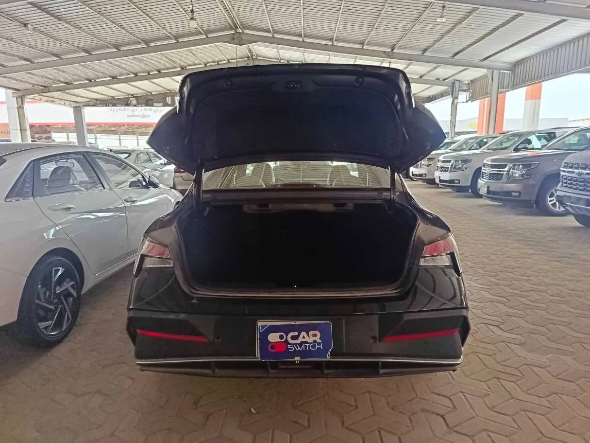 Car image 27