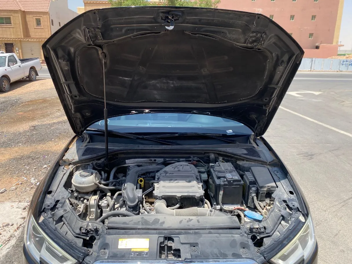 Car image 25