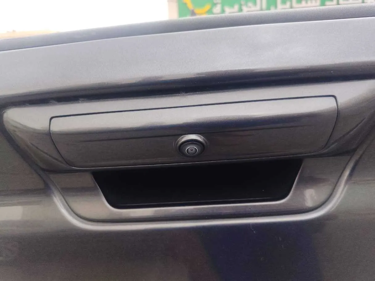 Car image 27