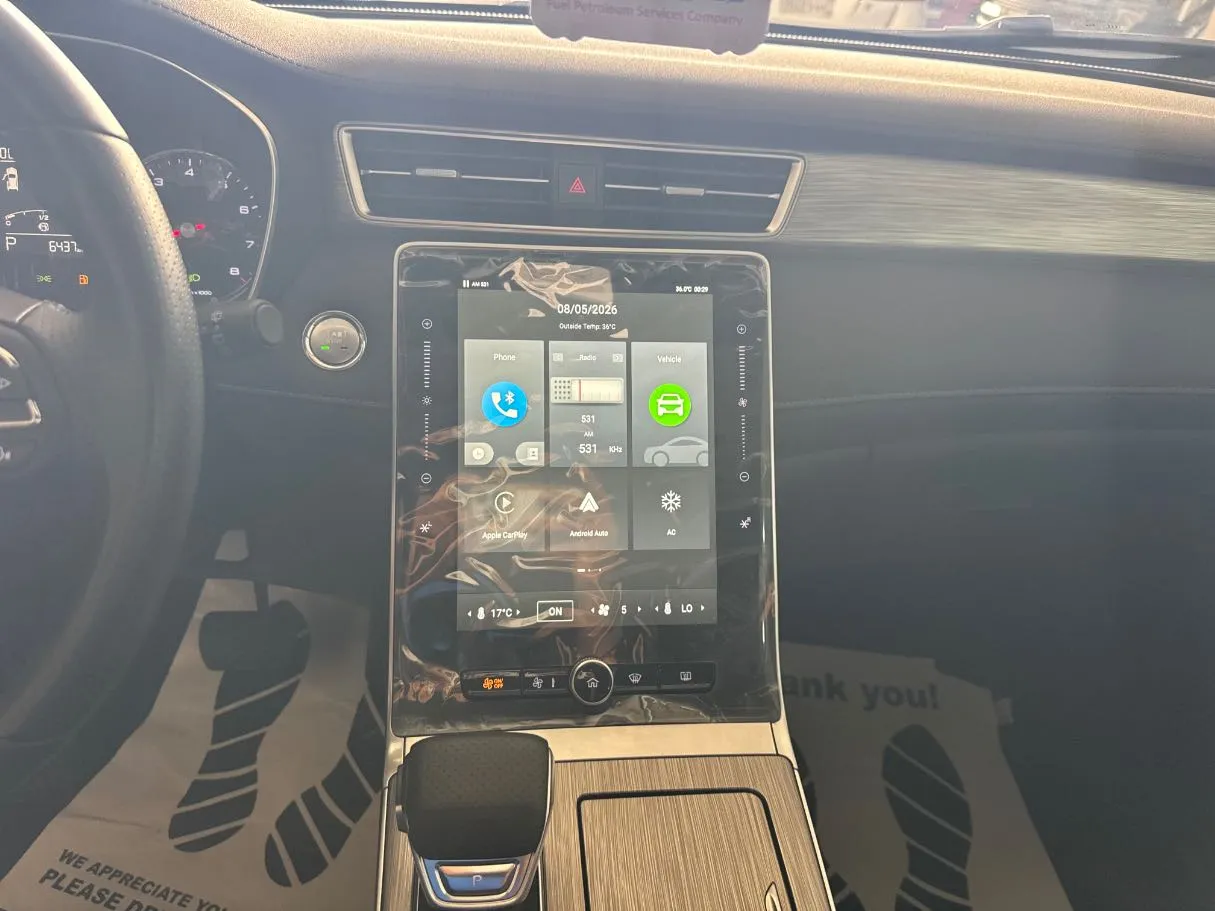 Car image 12