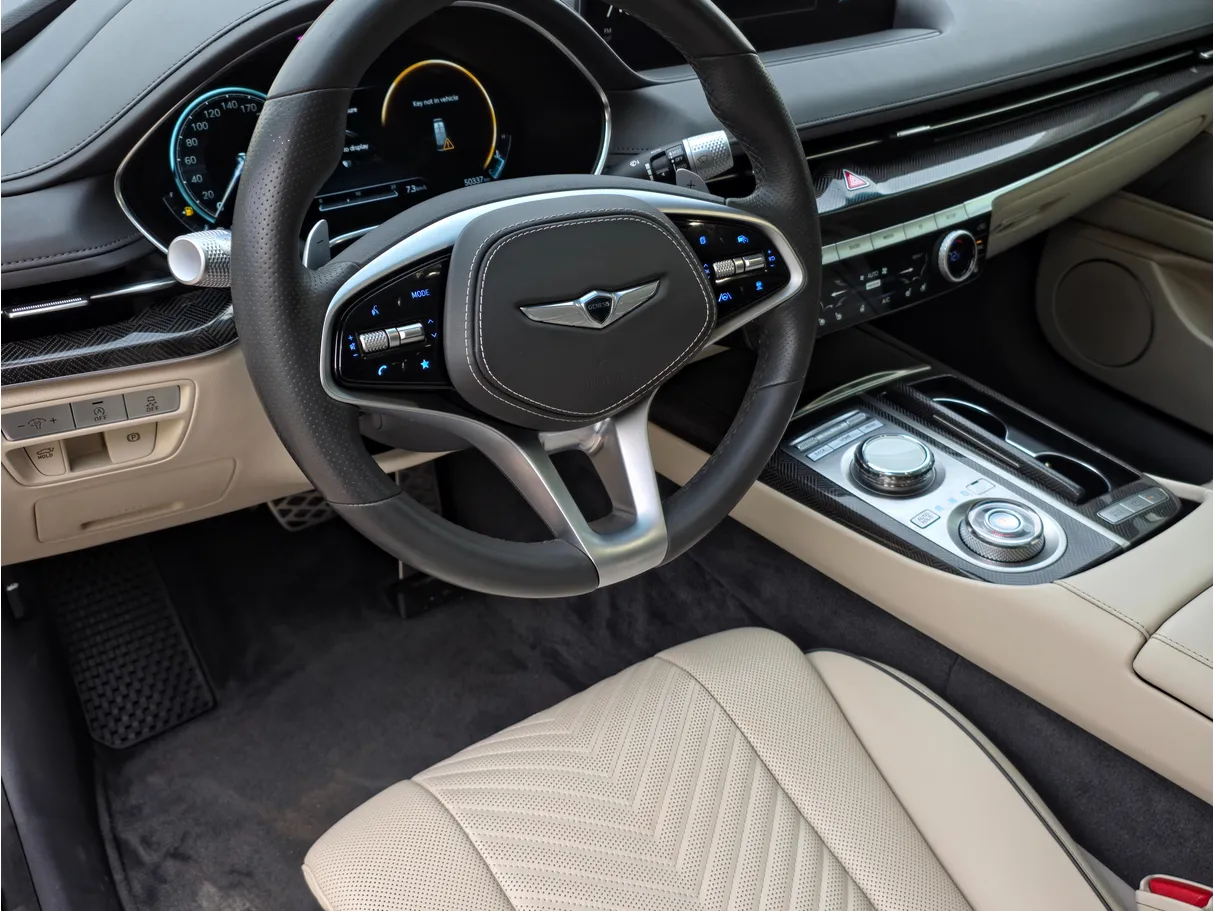Car image 5
