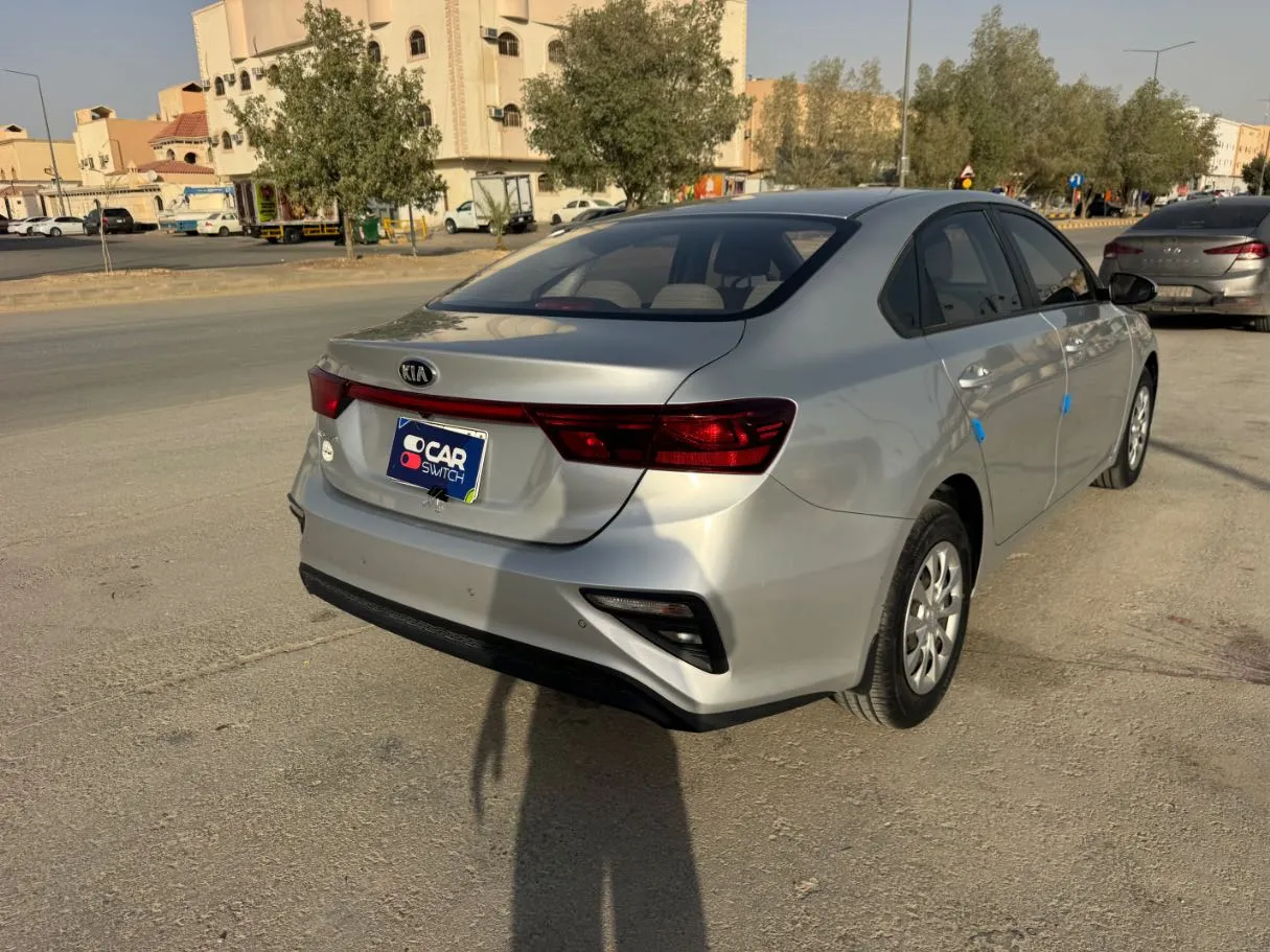 Car image 5