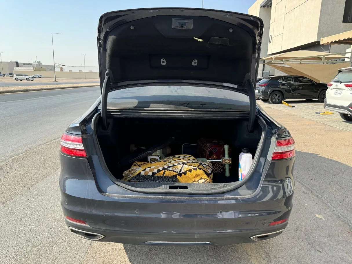 Car image 22