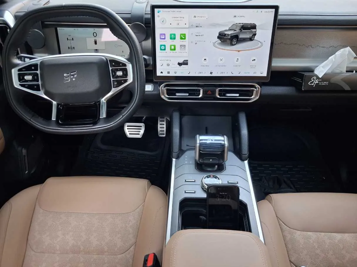 Car image 16