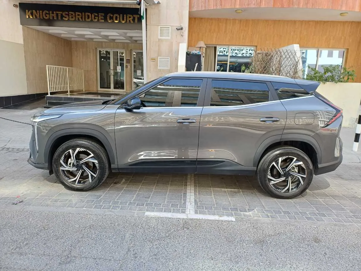 Car image 8